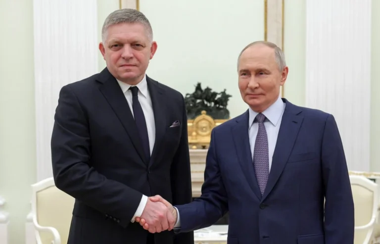 Fico Confirms Trip to Moscow and Meeting with Putin: “Long Live the Glorious Red Army!”